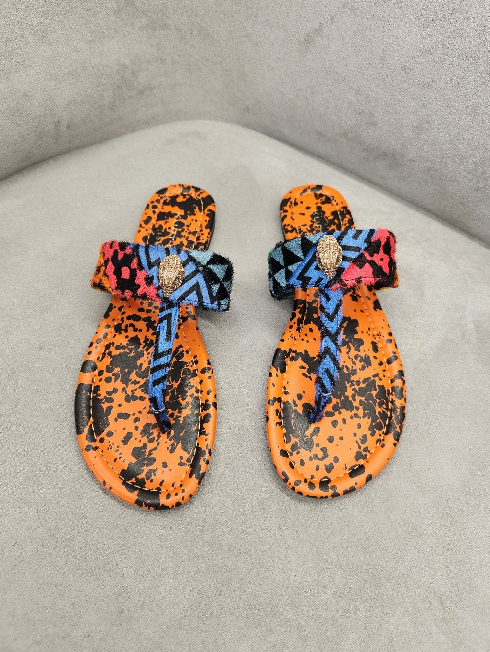 Kurt Geiger Kensington Sandals 6 Abstract Orange Blue T-Bar Thong Logo New $180